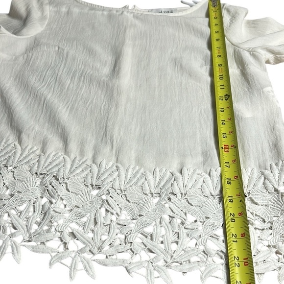 Joseph Ribkoff white heavy lace Trim Blouse.PTP 19”, OVERSIZED,sheer,boxy - Picture 15 of 16